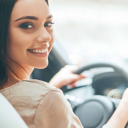 Frau am Steuer